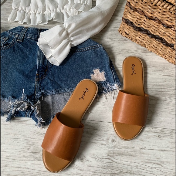 Heat Wave - Camel Slide On Sandals - Picture 2 of 8